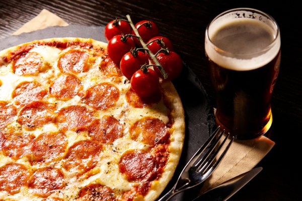 Бесплатная пицца «Пепперони» в подарок за заказ через приложение Додо Пицца.